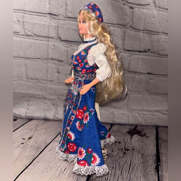 1995 Norwegian Barbie Doll Dolls Of The World 14450 Collector Edition Mattel - Picture 3 of 4